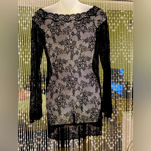 LONG SLEEVE LACE DRESS - Picture 2 of 4